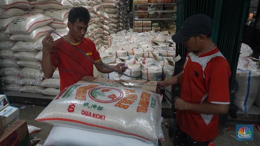 Geger Mantan Menteri RI Terciduk Jualan Beras di Glodok