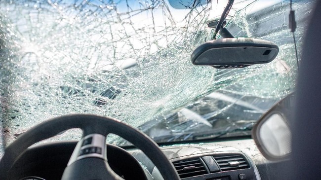 Mobil Tabrak 4 Motor di Cipayung Jaktim, 2 Pemotor Terluka