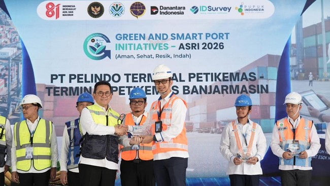 Pelindo Terminal Petikemas Sabet 2 Penghargaan Green and Smart Port