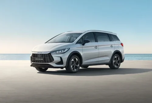 Duel Veloz Hybrid Vs BYD M6 DM, Mana Paling Laku?