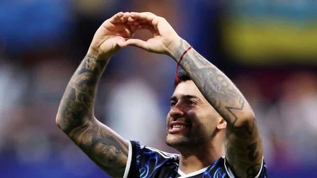 Viral Romero Rayakan Gol dan Kemenangan di Depan Pemain Inggris