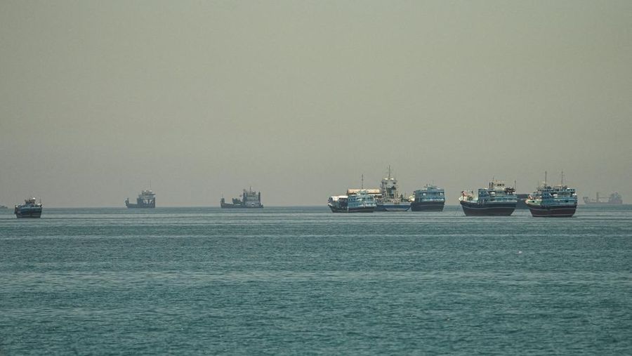 Ramai-Ramai Kapal Tolak Kawalan Militer AS di Selat Hormuz, Kenapa?