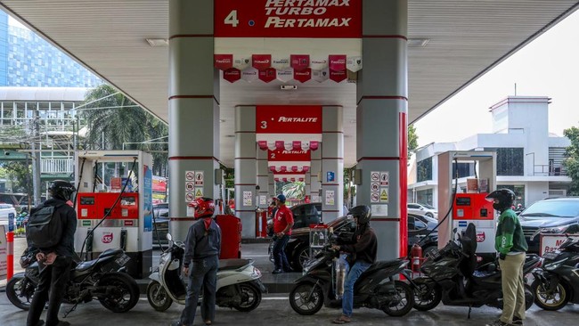 BPH Migas Janji Antrean BBM di SPBU Sumatera Sekitarnya Terurai 2 Hari