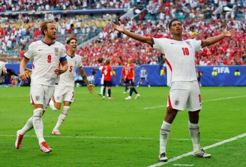 2 Momen Inggris Hajar Argentina Pakai Jersey ‘Jimat’ Piala Dunia