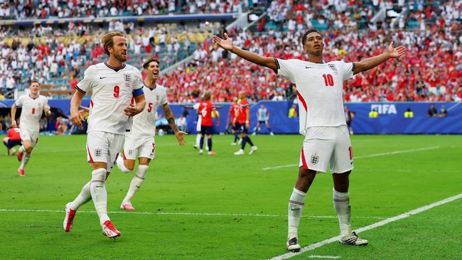 2 Momen Inggris Hajar Argentina Pakai Jersey ‘Jimat’ Piala Dunia