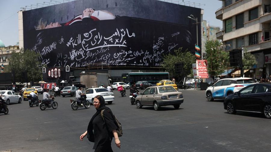Heboh Donald Trump dalam Peti Mati Muncul di Teheran