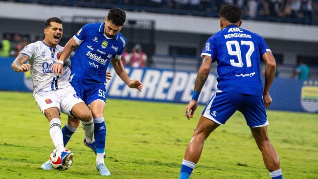 Persib dan Bek Timnas Irak Frans Putros Resmi Berpisah