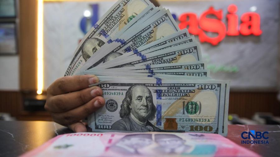 Rupiah Dibuka Menguat, Dolar AS Turun ke Rp18.055