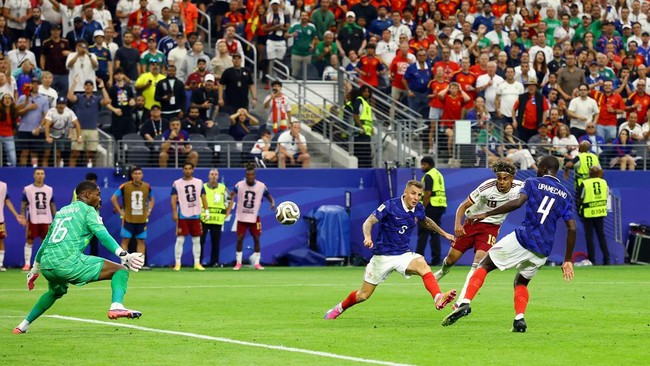 Media Prancis Beri Nilai 2 untuk Digne dan Olise usai Dihajar Spanyol