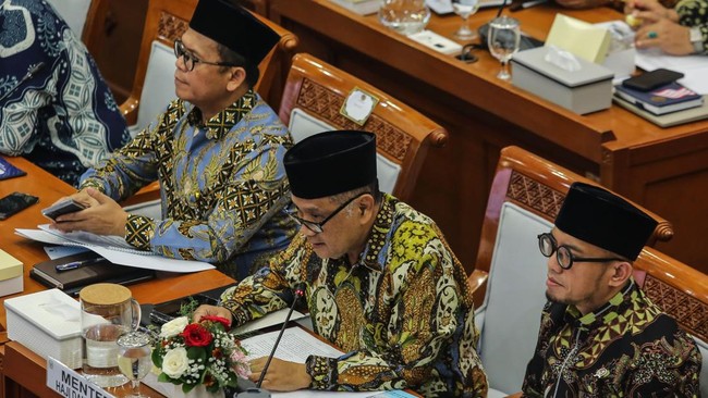 DPR Setujui Usulan Uang Muka Rp4 Triliun untuk Haji 2027