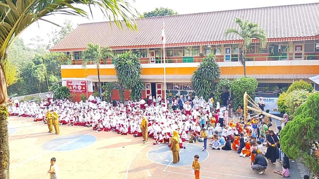 Istri dan Anak Peneror SDN Srengseng Sawah 15 Diungsikan Keluarga