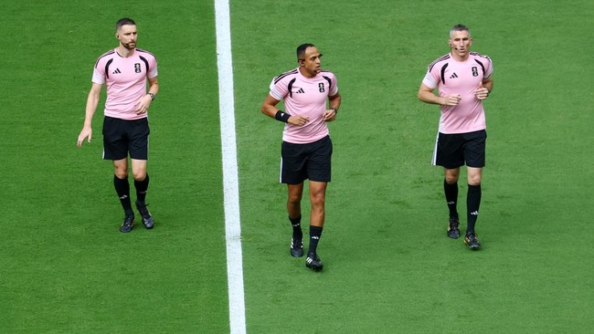 Media Inggris Klaim Messi Jumpa Wasit Favorit di Semifinal Piala Dunia