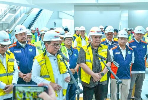 Pramono Kunjungi Proyek LRT Jakarta Fase 1B Garapan Waskita